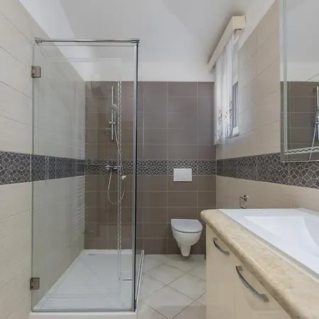 Ales Villa Karigador