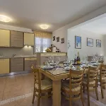 Ales Villa